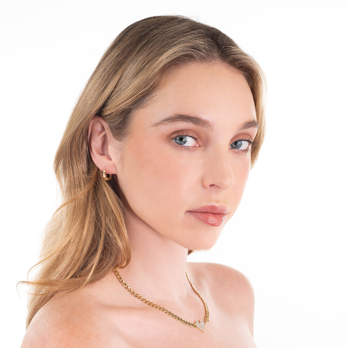 Aretes en baño de oro aros corazones y piedras toque brillante, foto 4 de 4